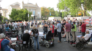 Kundgebung vor der Kongresshalle Gießen gegen den Bebauungsplan eines Rechenzentrums in der Weststadt